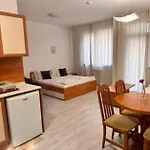 Private In Flora Daire *
