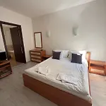 Private In Flora Daire