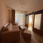 Private In Flora Daire