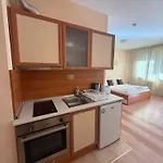 Private In Flora Daire