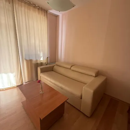 Private In Flora * Borovets