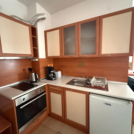 Private In Flora Apartament *