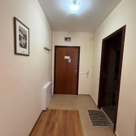 Private In Flora Апартаменты *