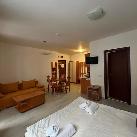 Private In Flora Апартаменты *